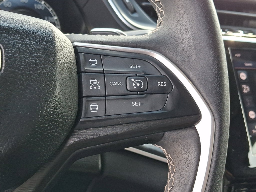 2023 Jeep Grand Cherokee Laredo X