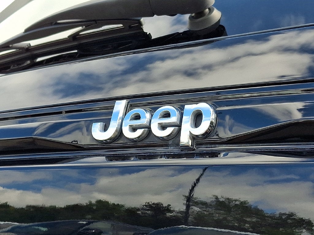 2023 Jeep Grand Cherokee Laredo X