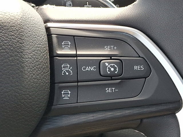 2023 Jeep Grand Cherokee Laredo X