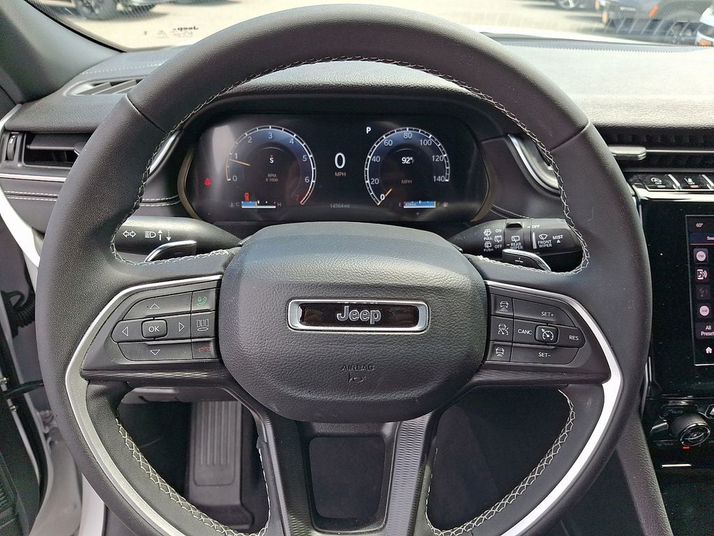 2025 Jeep Grand Cherokee Laredo