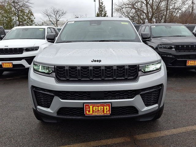 2026 Jeep Grand Cherokee Laredo Altitude