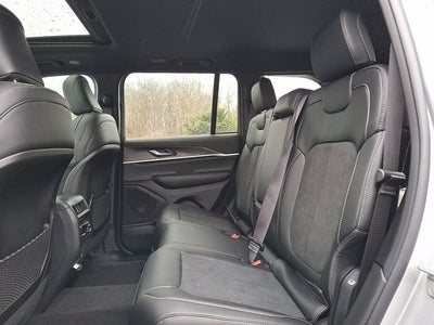 2026 Jeep Grand Cherokee Laredo Altitude