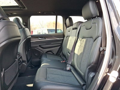 2026 Jeep Grand Cherokee Laredo Altitude