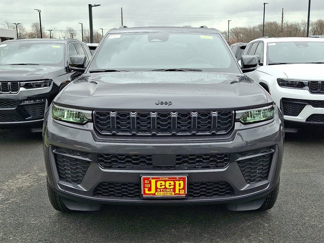 2026 Jeep Grand Cherokee Laredo Altitude