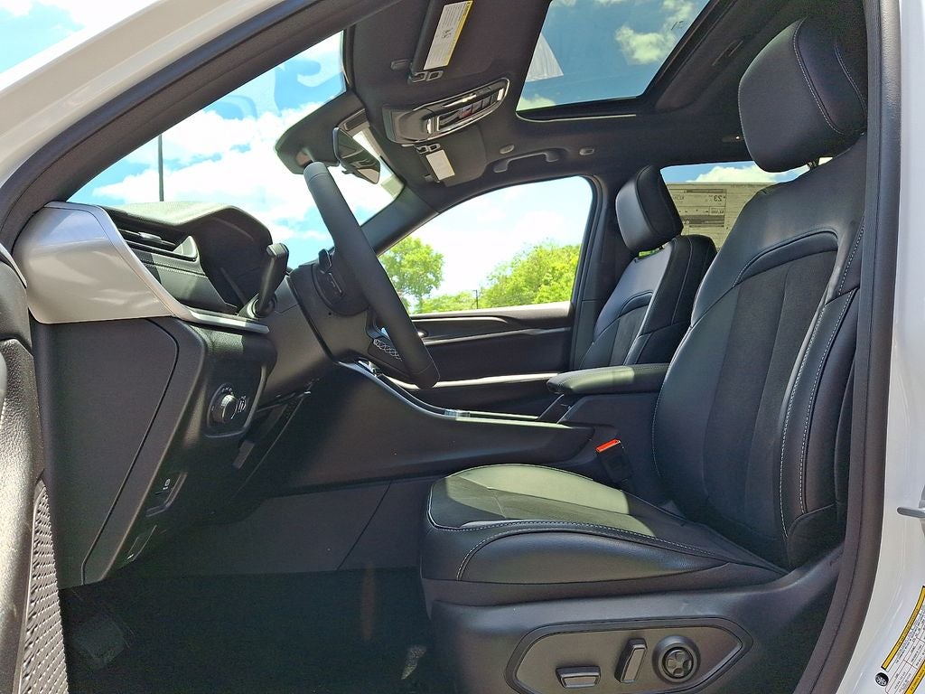 2026 Jeep Grand Cherokee Altitude
