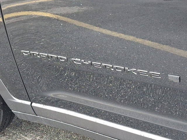 2026 Jeep Grand Cherokee Laredo Altitude