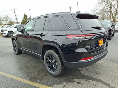 2026 Jeep Grand Cherokee Laredo Altitude