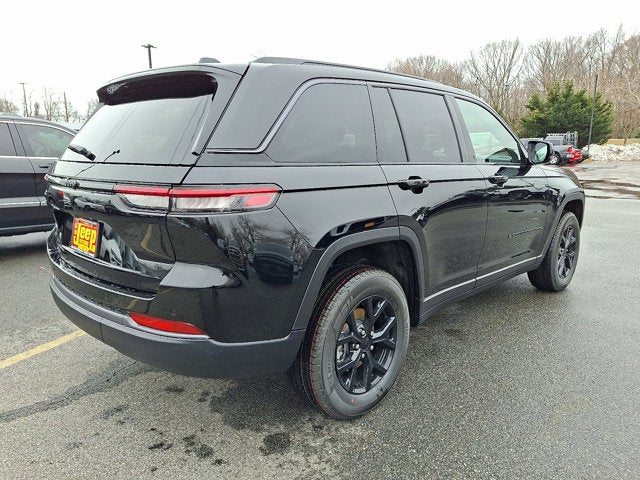 2026 Jeep Grand Cherokee Laredo Altitude