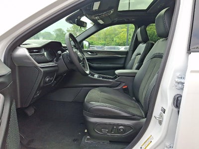 2026 Jeep Grand Cherokee Altitude