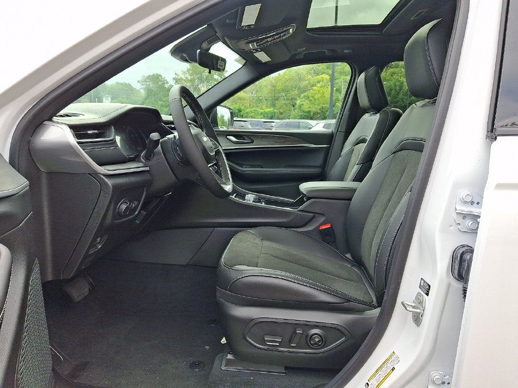 2026 Jeep Grand Cherokee Altitude