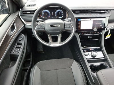 2026 Jeep Grand Cherokee Laredo Altitude