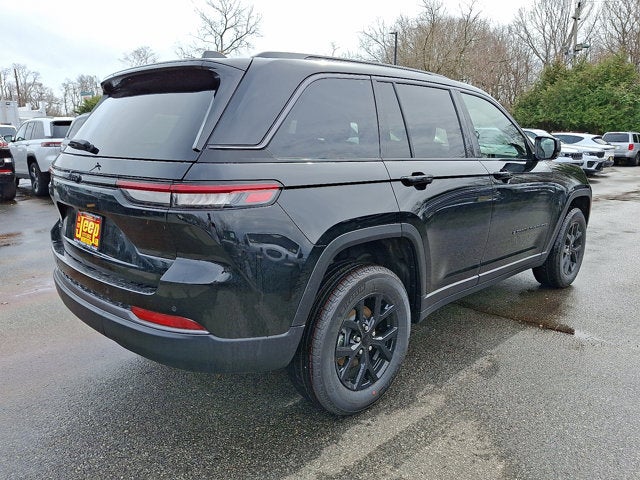 2026 Jeep Grand Cherokee Laredo Altitude