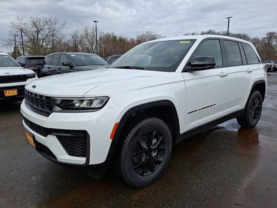 2026 Jeep Grand Cherokee Laredo Altitude