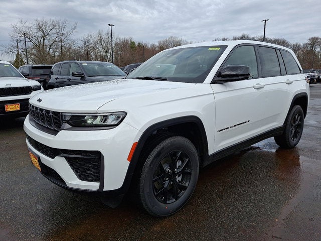 2026 Jeep Grand Cherokee Laredo Altitude