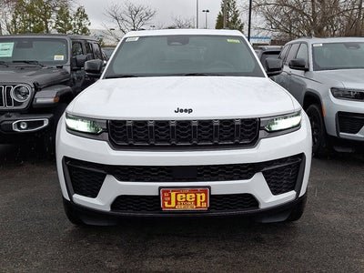 2026 Jeep Grand Cherokee Laredo Altitude