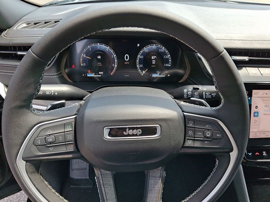 2026 Jeep Grand Cherokee Laredo Altitude