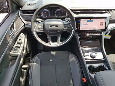 2026 Jeep Grand Cherokee Laredo Altitude