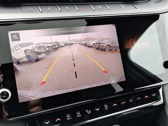 2026 Jeep Grand Cherokee Laredo Altitude