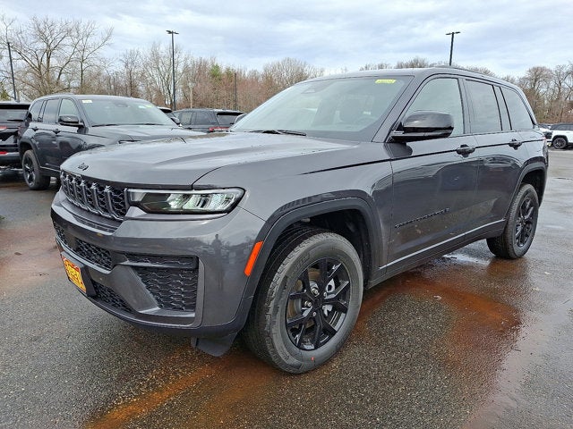 2026 Jeep Grand Cherokee Laredo Altitude