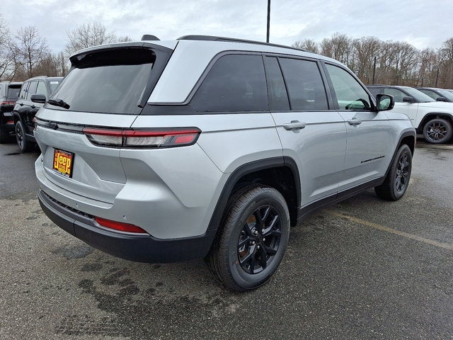 2026 Jeep Grand Cherokee Laredo Altitude