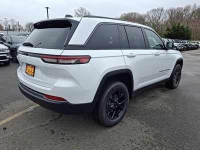 2026 Jeep Grand Cherokee Laredo Altitude
