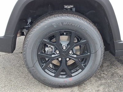 2026 Jeep Grand Cherokee Laredo Altitude