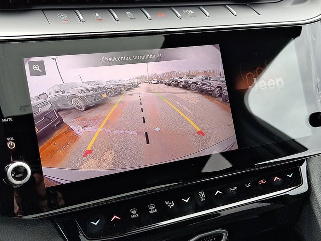 2026 Jeep Grand Cherokee Laredo Altitude