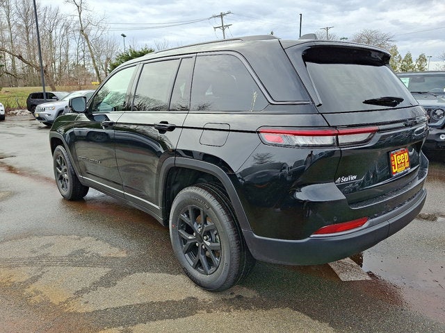 2026 Jeep Grand Cherokee Laredo Altitude
