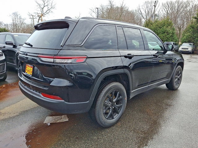 2026 Jeep Grand Cherokee Laredo Altitude
