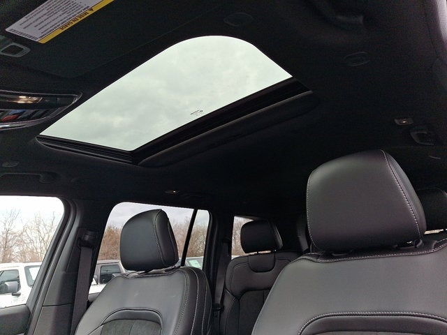 2026 Jeep Grand Cherokee Laredo Altitude