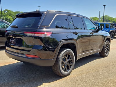 2026 Jeep Grand Cherokee Laredo Altitude