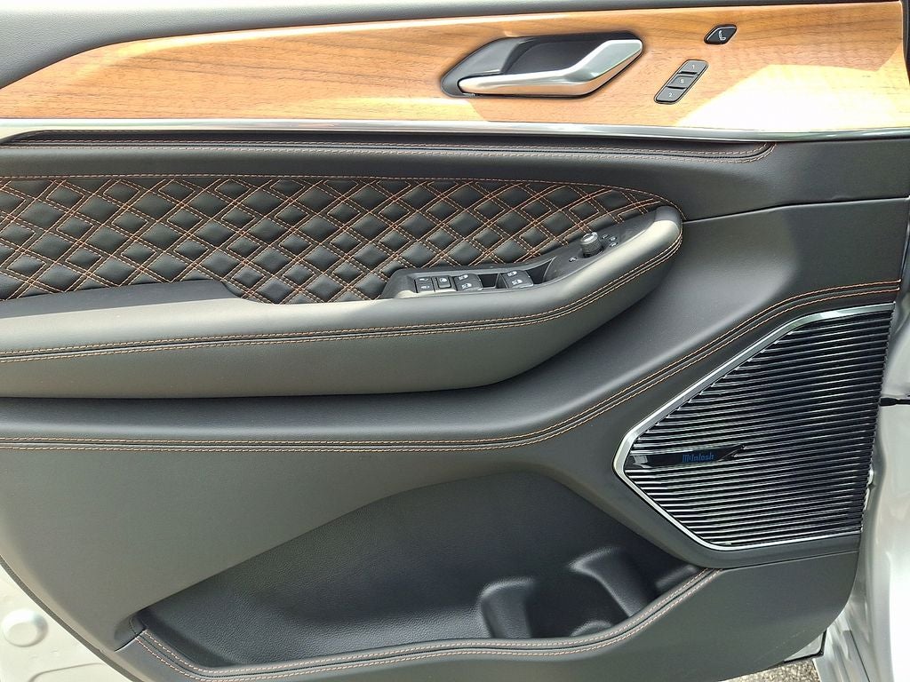 2026 Jeep Grand Cherokee Summit