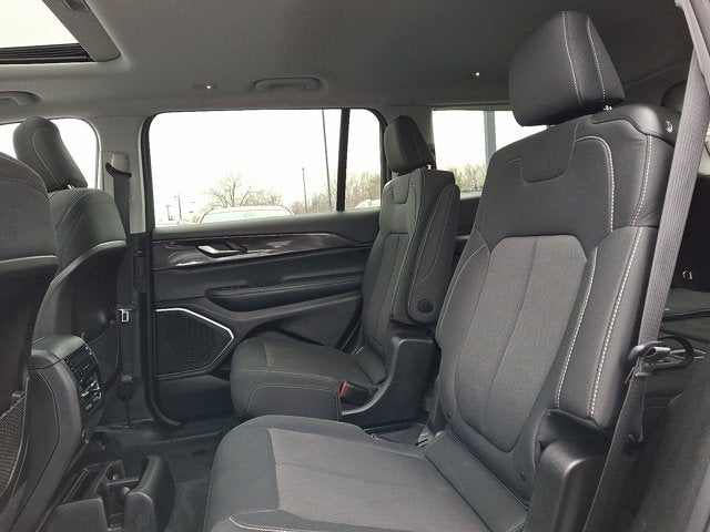 2022 Jeep Grand Cherokee L Laredo