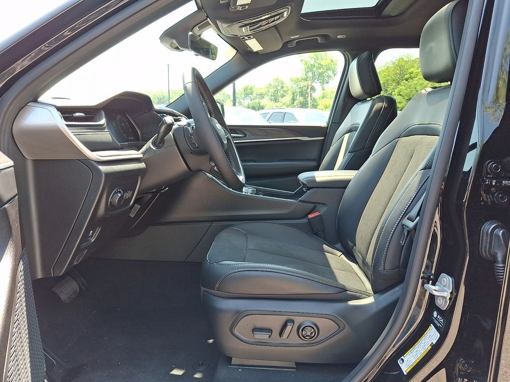 2026 Jeep Grand Cherokee L Laredo Altitude