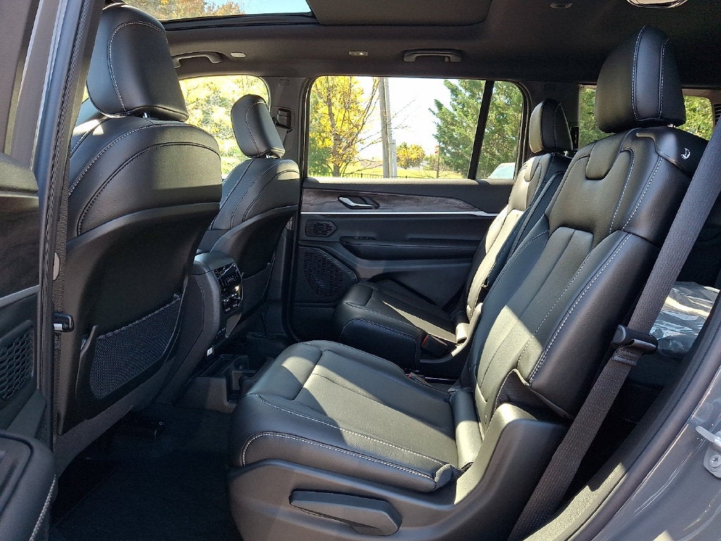 2027 Jeep Grand Cherokee L Limited
