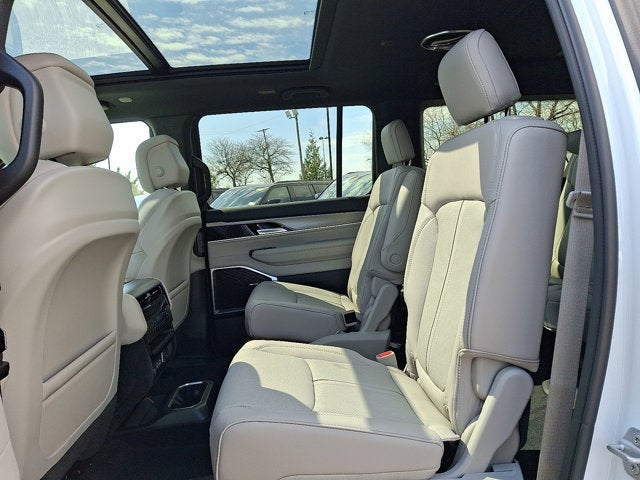 2026 Jeep Grand Wagoneer L 4x4