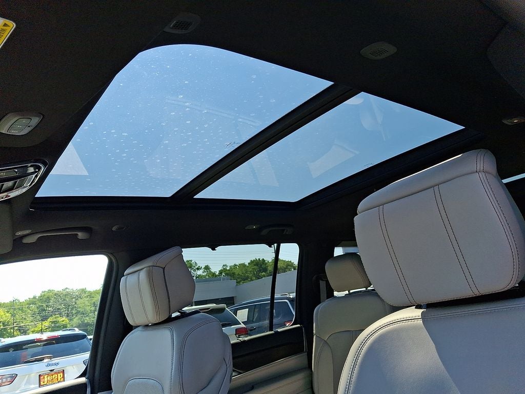 2025 Jeep Grand Wagoneer Base