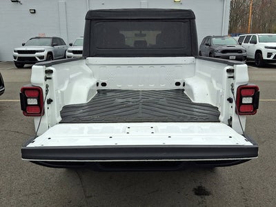 2022 Jeep Gladiator Overland