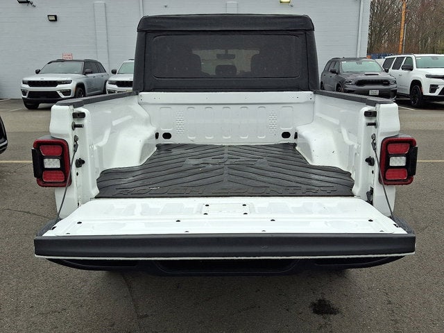 2022 Jeep Gladiator Overland