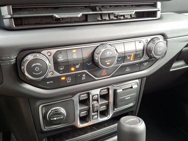 2026 Jeep Gladiator Sahara