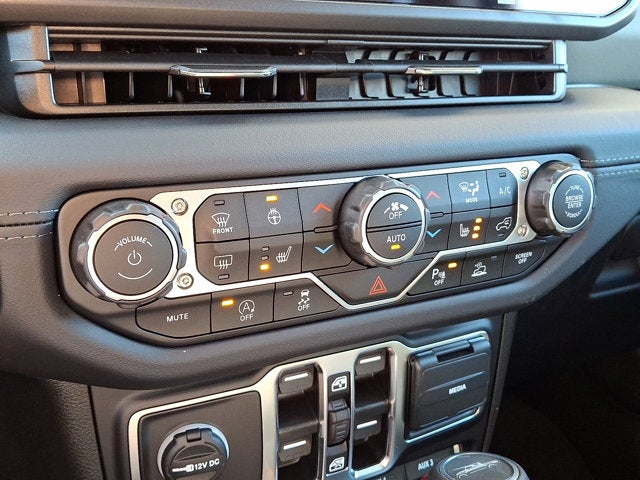 2025 Jeep Gladiator Mojave X