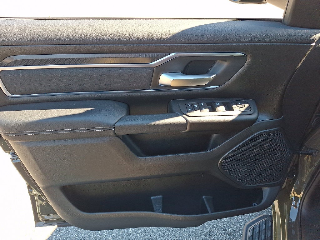 2027 RAM 1500 Big Horn/Lone Star