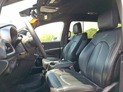 2022 Chrysler Pacifica Hybrid Touring L
