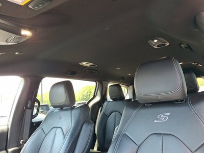2022 Chrysler Pacifica Hybrid Touring L