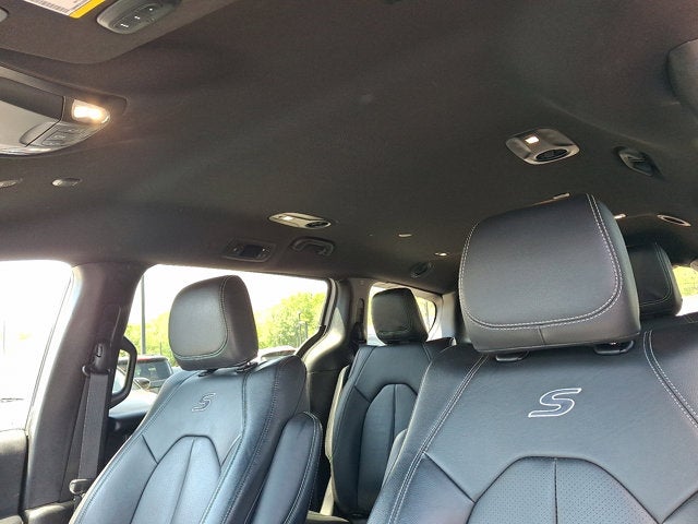 2022 Chrysler Pacifica Hybrid Touring L