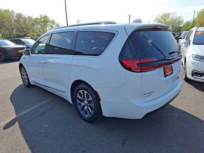 2022 Chrysler Pacifica Hybrid Pinnacle