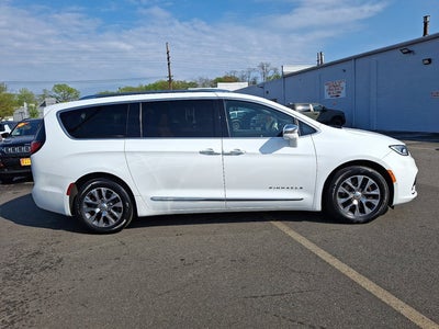2022 Chrysler Pacifica Hybrid Pinnacle