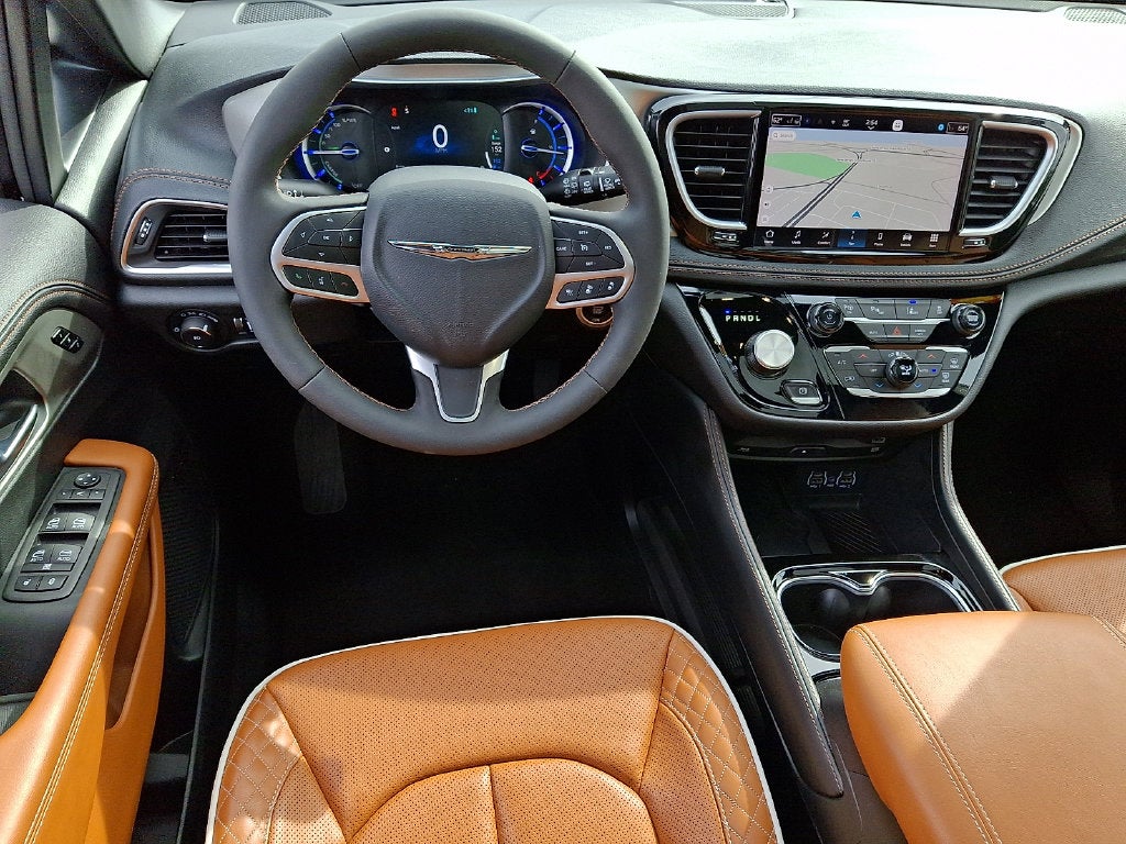 2025 Chrysler Pacifica Hybrid Pinnacle