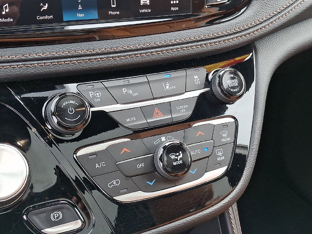 2025 Chrysler Pacifica Hybrid Pinnacle