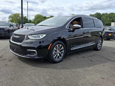 2025 Chrysler Pacifica Hybrid Pinnacle